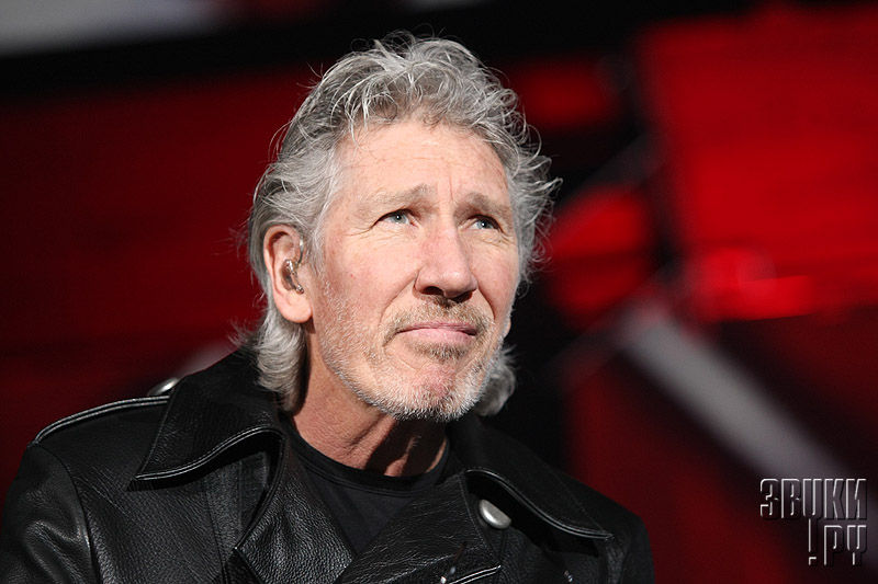 Roger Waters with WALL tour