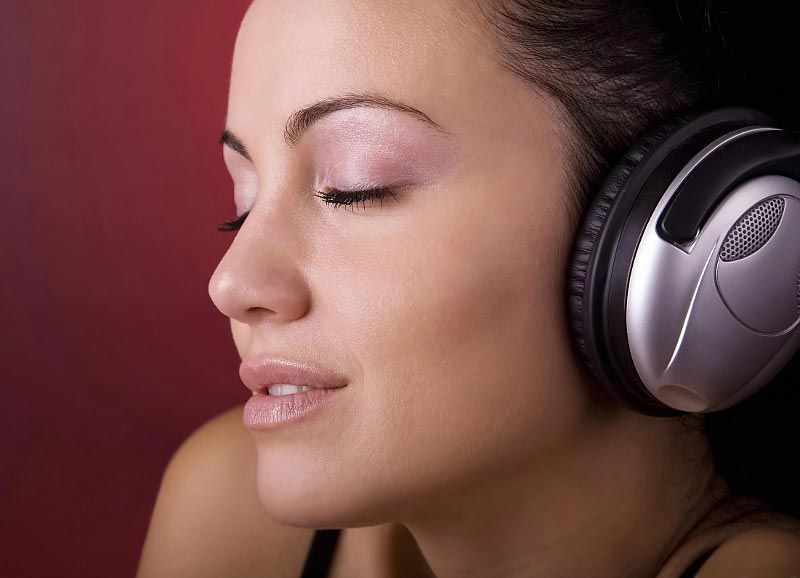 Человек+Наушники