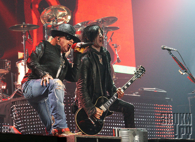 Guns N' Roses, Stadium Live