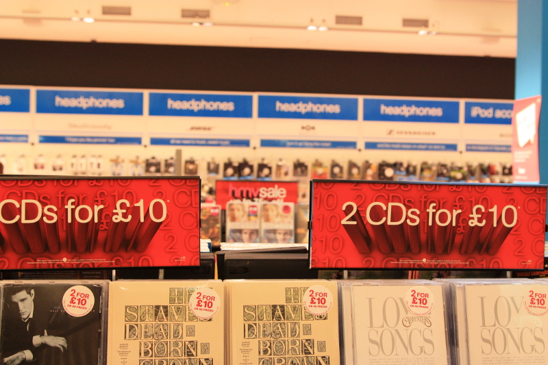 Распродажа в британском HMV